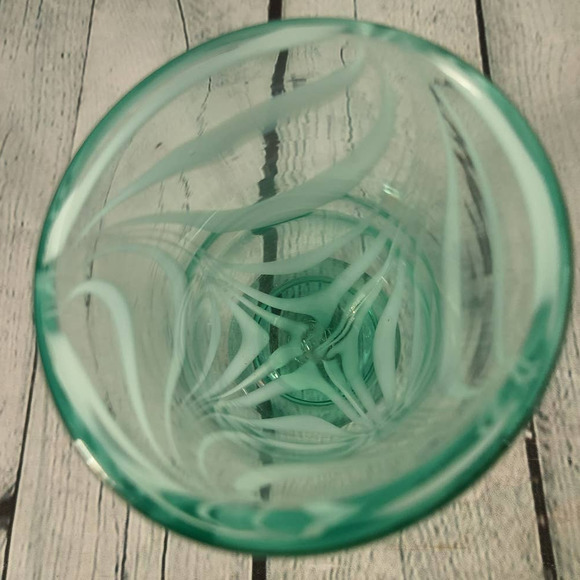 Hand Blown Glass‎ Vase/Glass 6.5” Green Swirls MMA - Picture 4 of 7